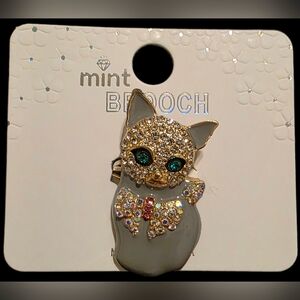 Gray Cat Brooch
